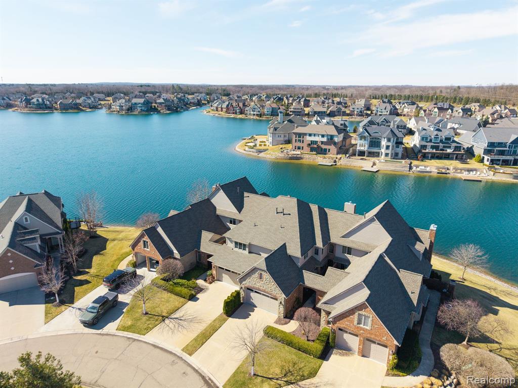 10725 WATERFALL, South Lyon, MI 48178 — Photo 43