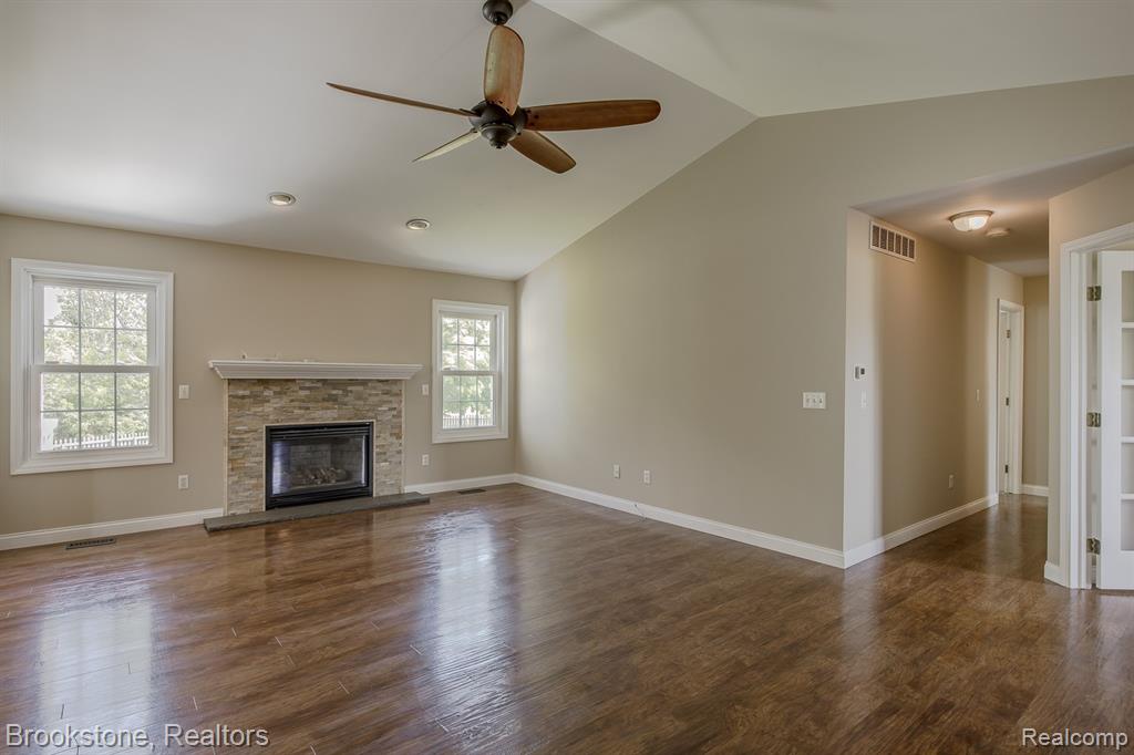 4289 Covey Lane, Grand Blanc, MI 48439 — Photo 7