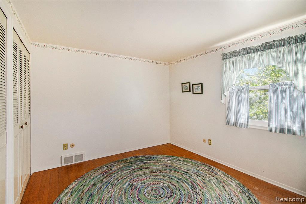 4196 CRESTKNOLL Drive, Grand Blanc, MI 48439 — Photo 17