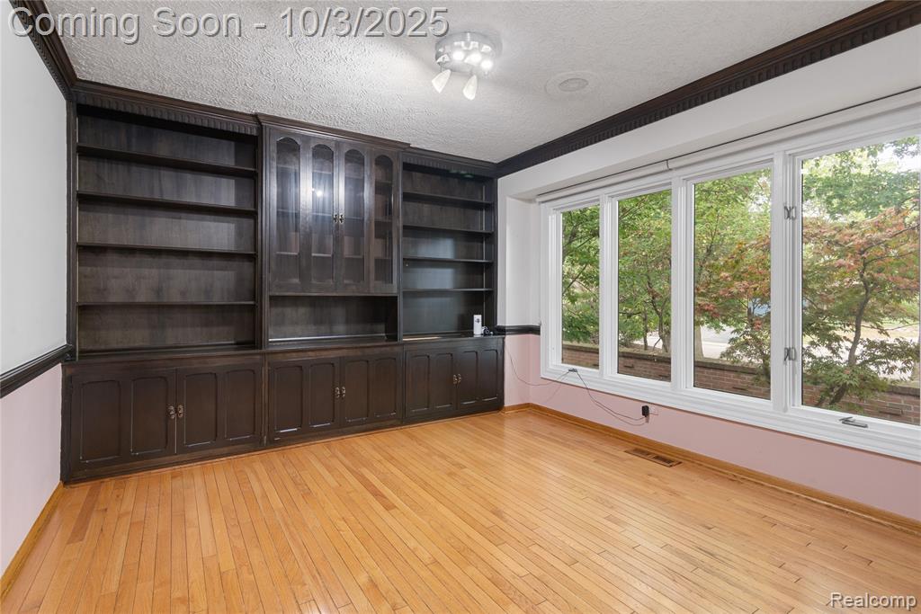 5130 Lake Bluff Rd, West Bloomfield, MI 48323 — Photo 15