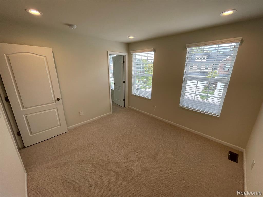 43545 PROSPECT, Novi, MI — Photo 21