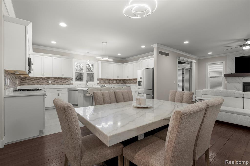8615 Greendale Drive, Sterling Heights, MI 48312 — Photo 14