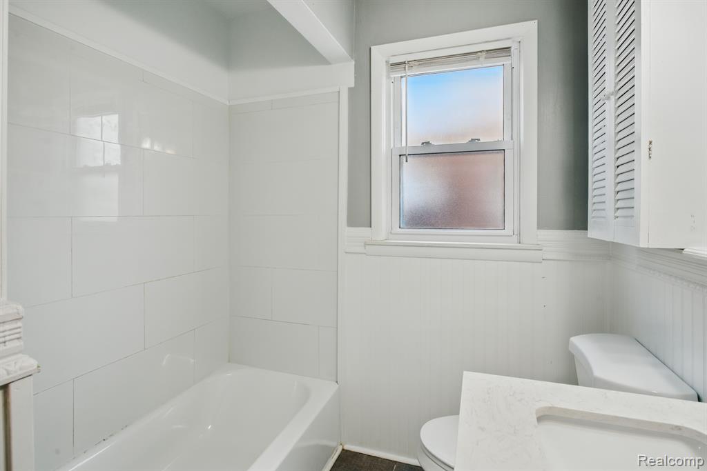 882 STEWART Avenue, Lincoln Park, MI 48146 — Photo 12