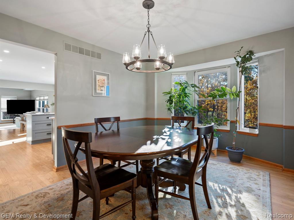 4163 DELPHINE Drive, Wixom, MI 48393 — Photo 16