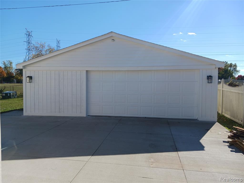 19117 Hyde Park Court, Woodhaven, MI 48183 — Photo 5