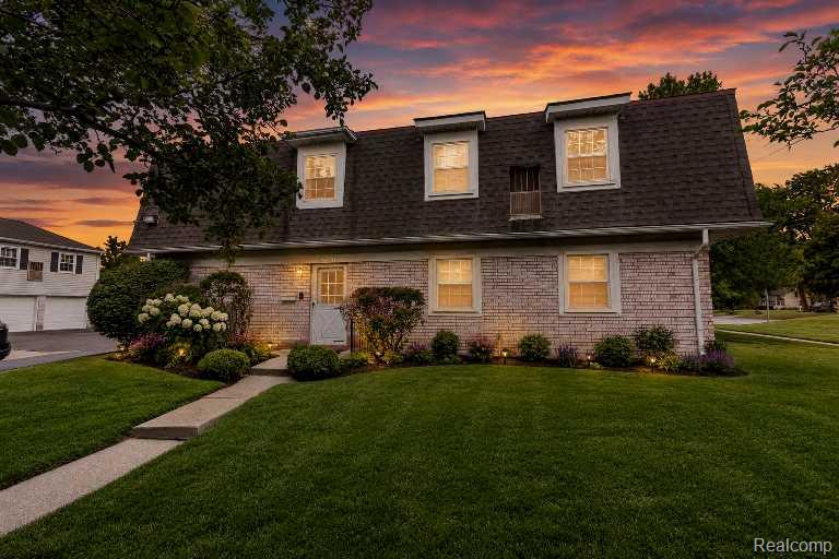 2260 N Hix Road, Westland, MI