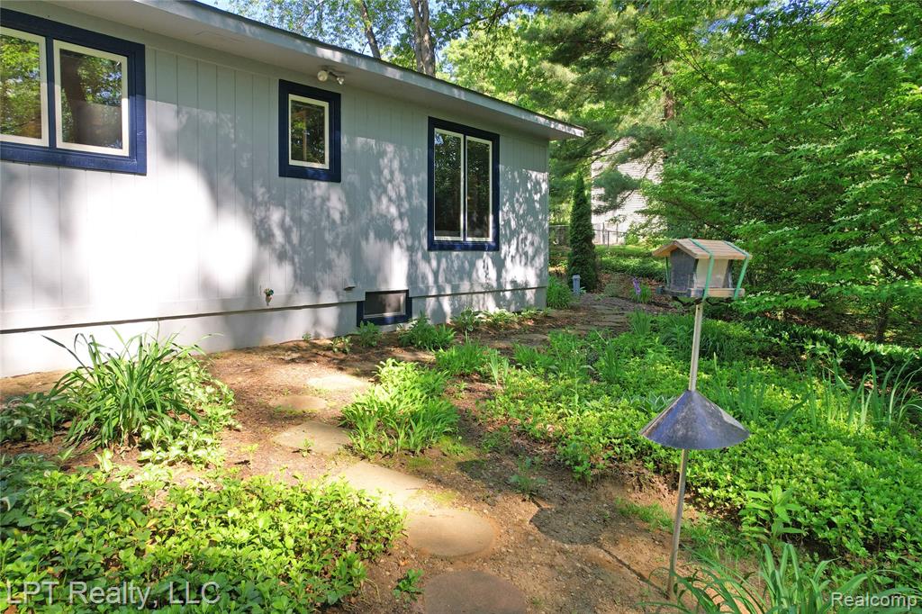 5236 Schlenker Road, Hamburg, MI — Photo 9