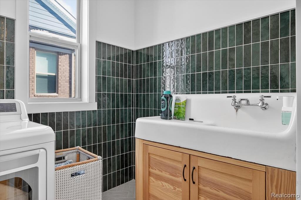 8236 Stoney Creek Drive, South Lyon, MI 48178 — Photo 19