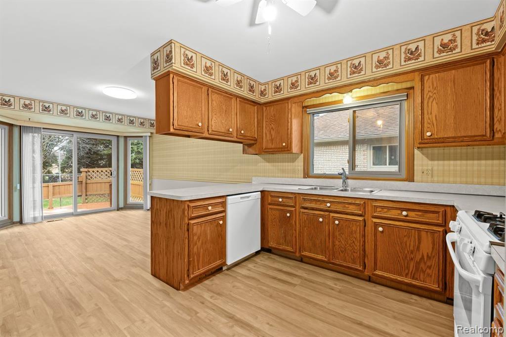 46690 BARBARA Drive, Macomb, MI 48044 — Photo 17