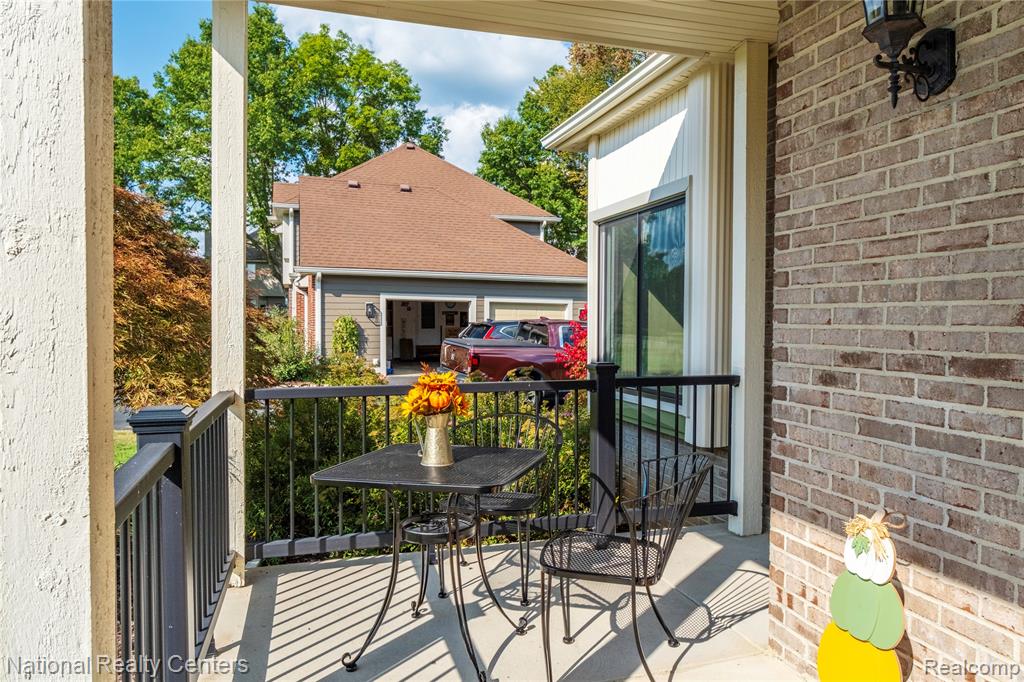 9859 Aylebury Drive, South Lyon, MI 48178 — Photo 2