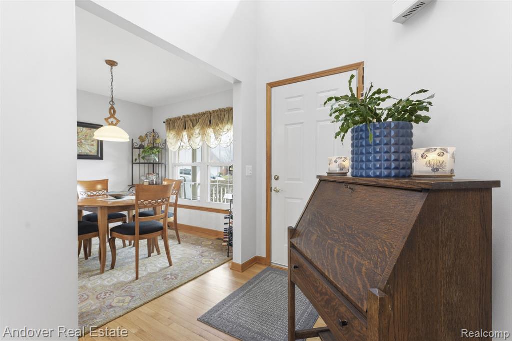 23714 N Park Drive, New Boston, MI 48164 — Photo 3