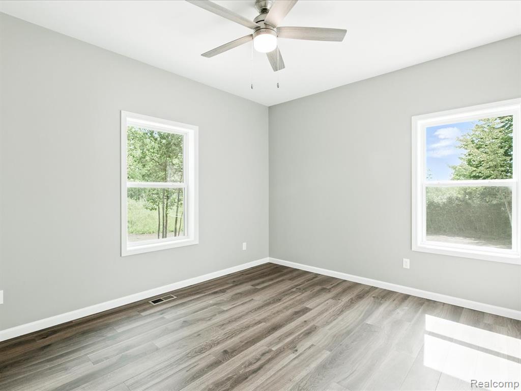 9711 CRAWFORD, Columbus, MI — Photo 16