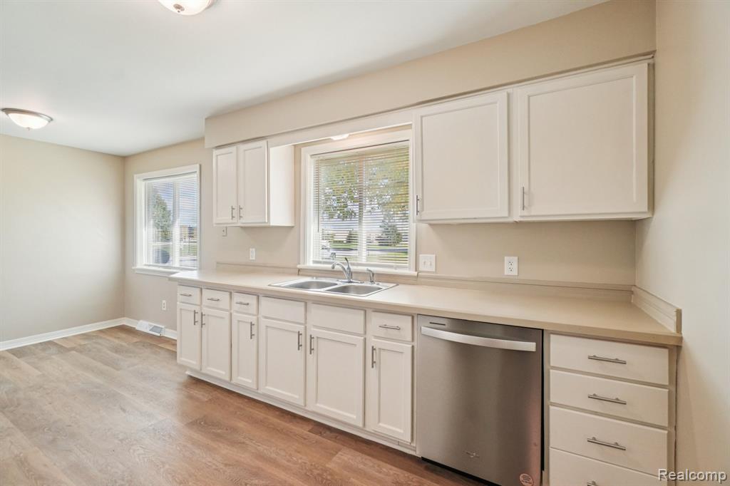 4994 N Michigan Avenue, Saginaw, MI 48604 — Photo 8