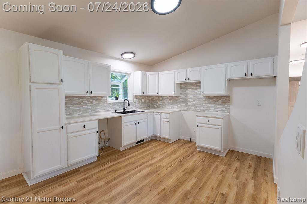 15117 Locust Grove Drive, Byron, MI 48418 — Photo 11