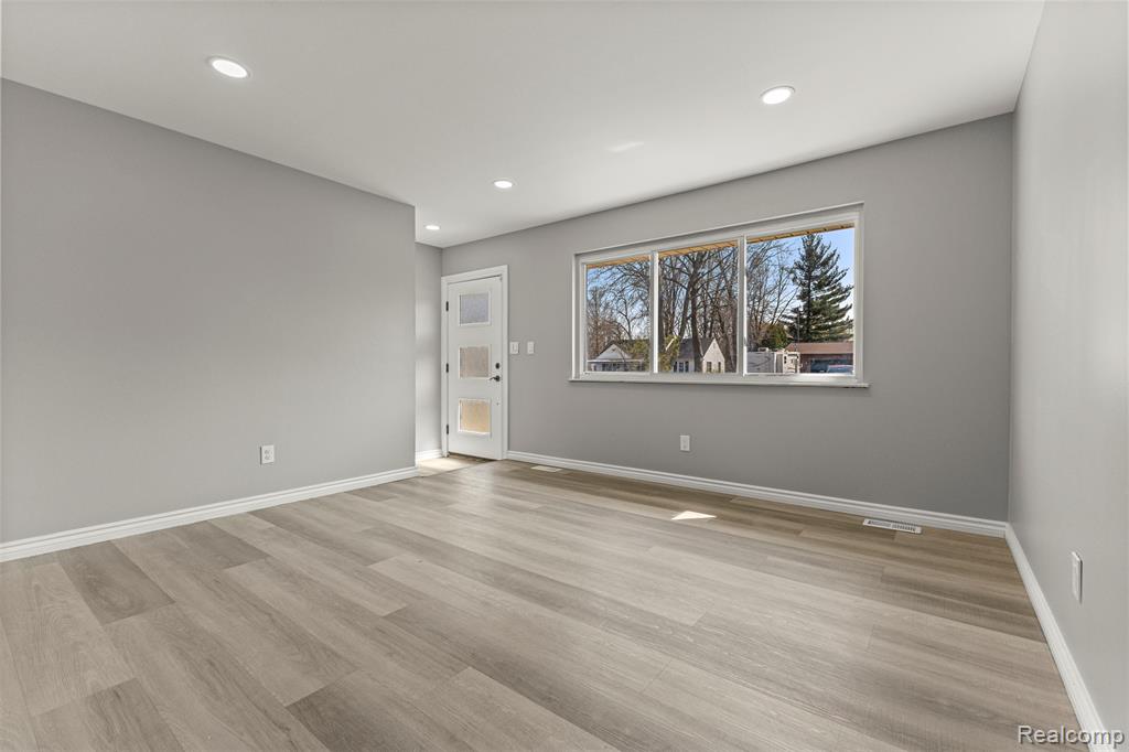 29940 Bock Street, Garden City, MI — Photo 19