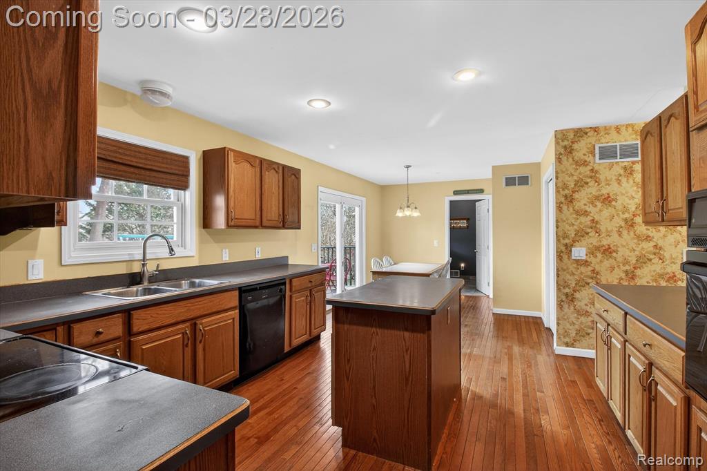 150 Bradley Street, Commerce Twp, MI 48382 — Photo 19