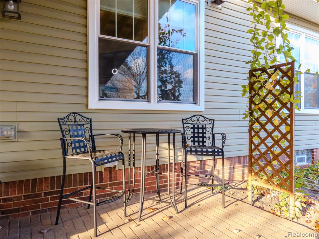 26738 Canterbury Circle, New Boston, MI 48164 — Photo 31