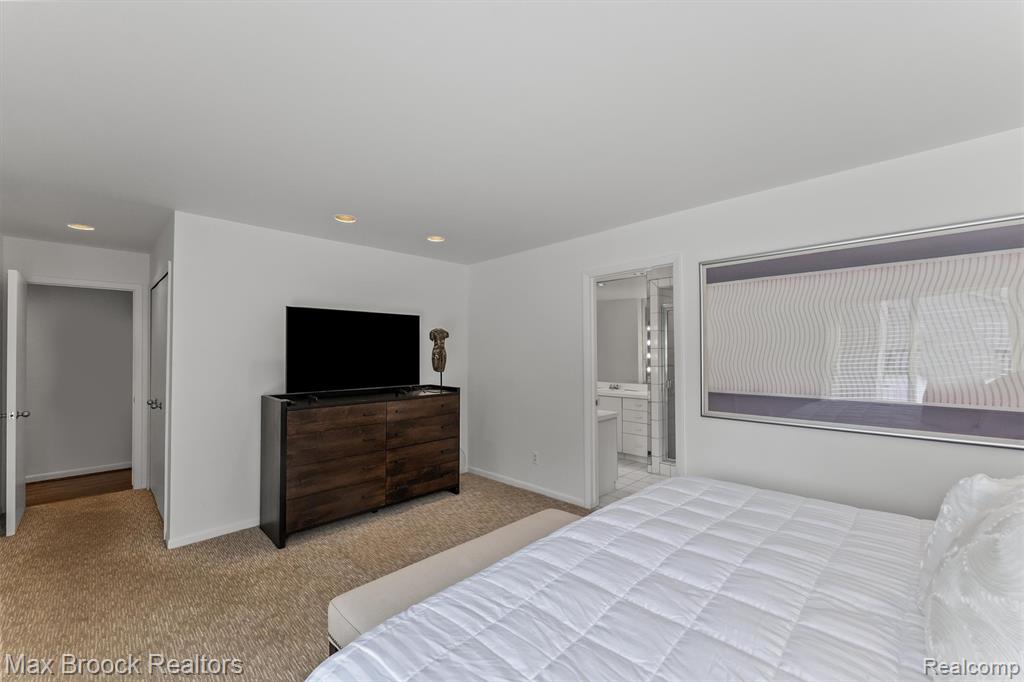 5725 Ridgewood Road, West Bloomfield, MI — Photo 23