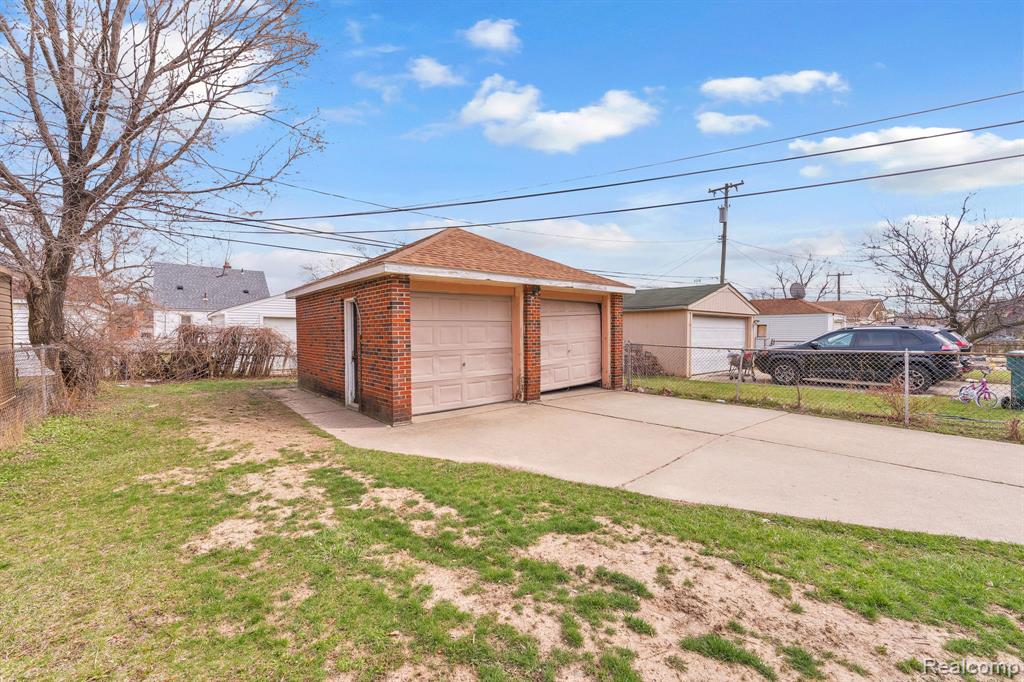 6120 MIDDLESEX Street, Dearborn, MI 48126 — Photo 35
