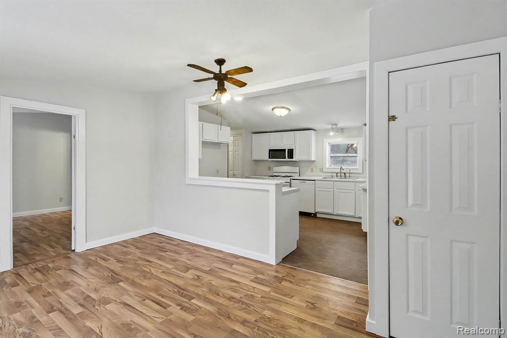 1295 W Cook Road, Grand Blanc, MI, 48439