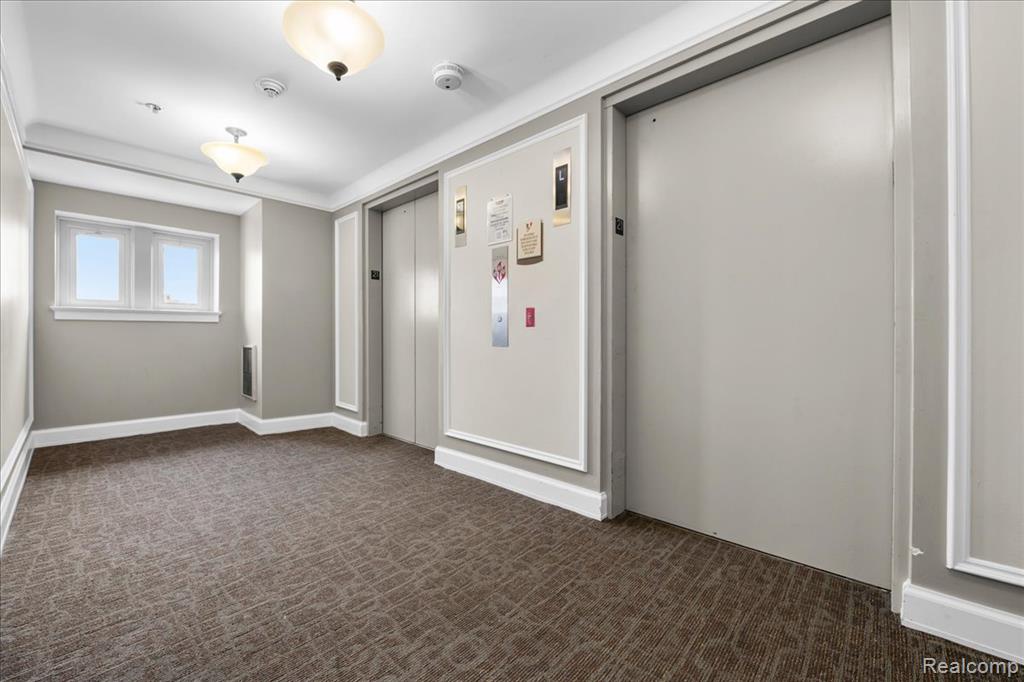 525 W LAFAYETTE Boulevard, Detroit, MI 48226 — Photo 22