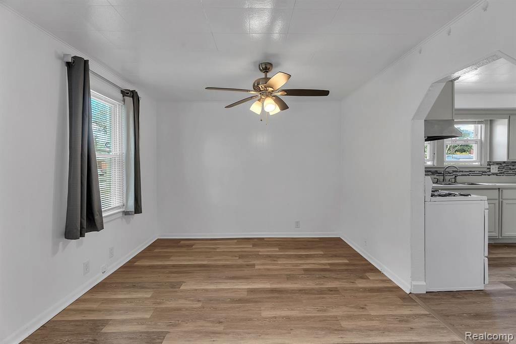 4401 Katherine Street, Dearborn Heights, MI 48125 — Photo 18