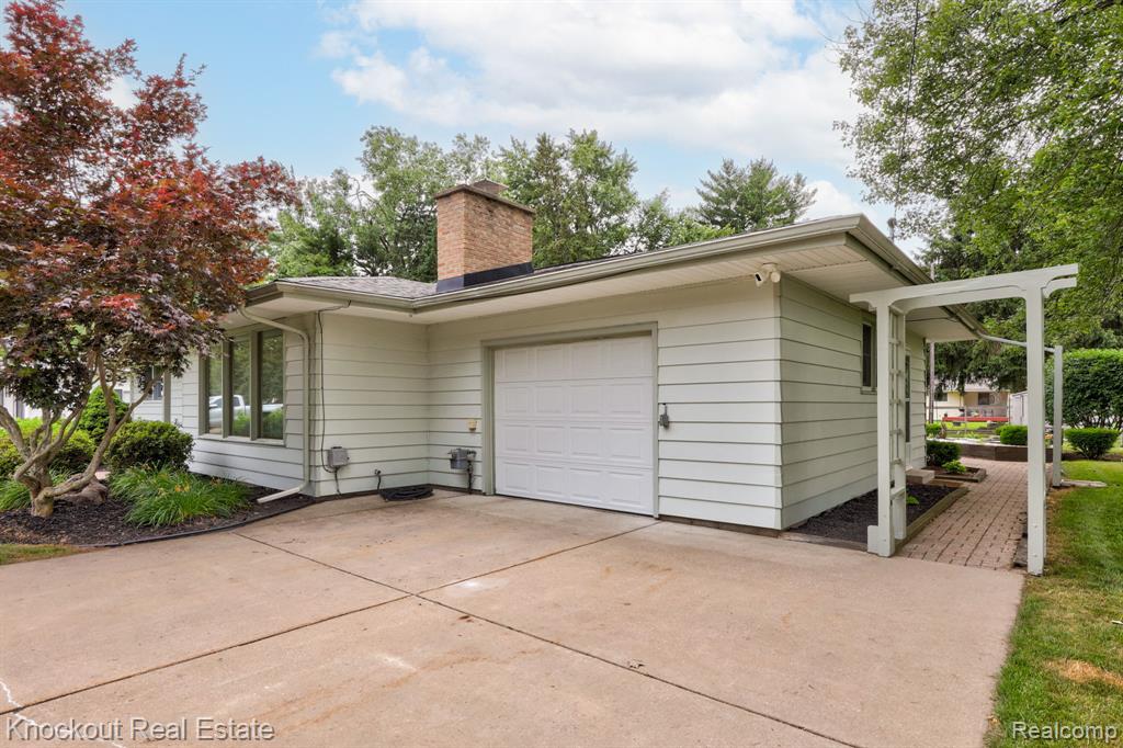3842 Waltmar Drive, Bridgeport, MI 48722 — Photo 33