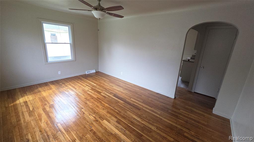733 Vermilya Avenue, Flint, MI 48507 — Photo 5