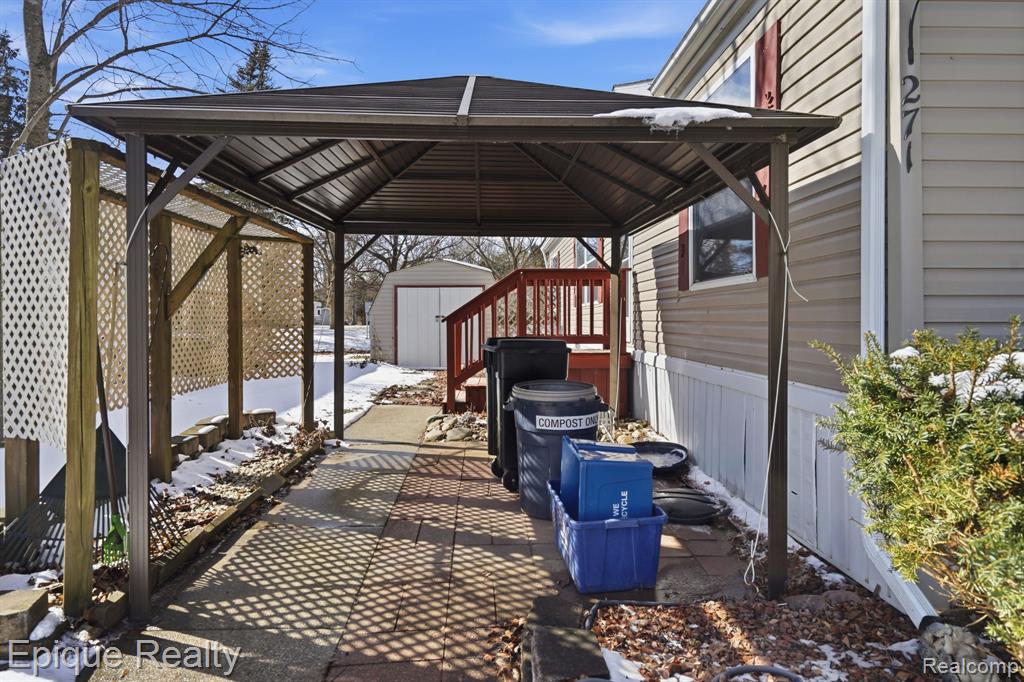 271 Lovell Court, Flushing, MI 48433 — Photo 4