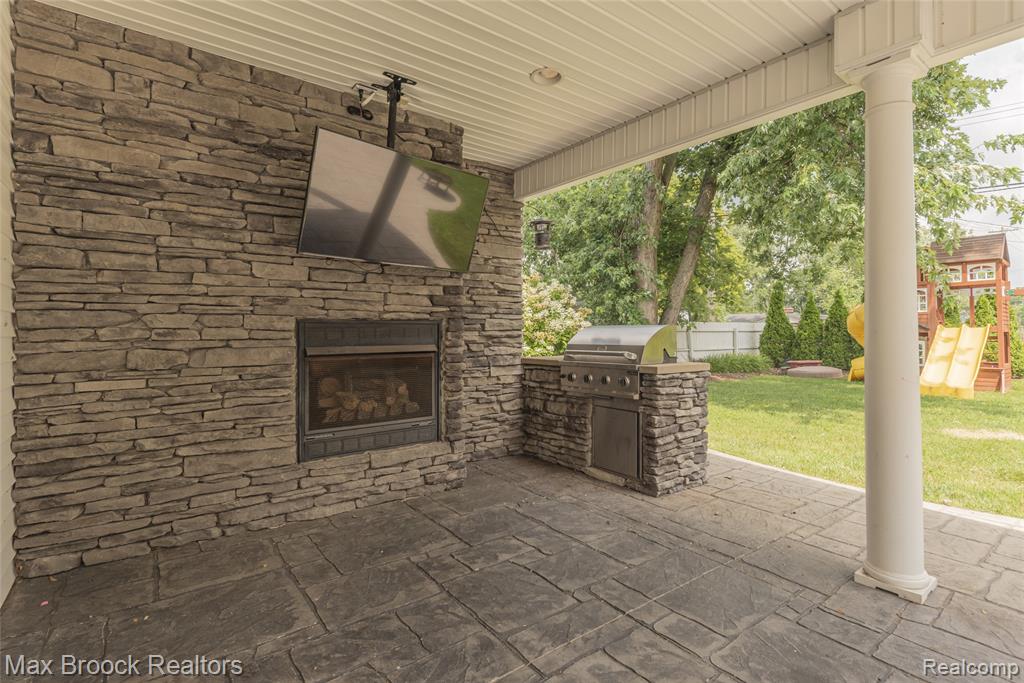 17426 Locherbie Avenue, Beverly Hills, MI 48025 — Photo 43