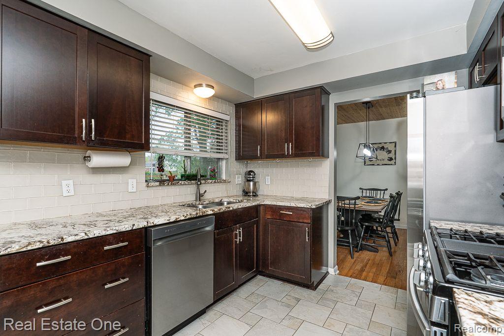 53416 Bellamine Drive, Shelby Twp, MI 48316 — Photo 17
