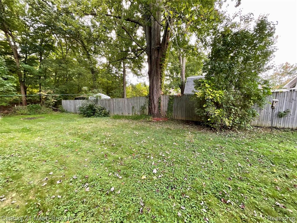 6272 Elro Street, Burton, MI 48509 — Photo 6