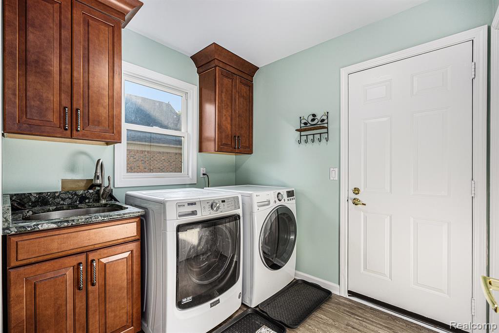 5686 Cherry Lane, West Bloomfield, MI 48324 — Photo 16