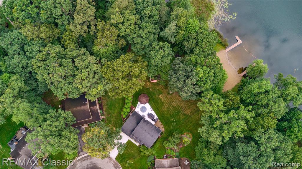1561 Waters Edge Court, Wixom, MI 48393 — Photo 62