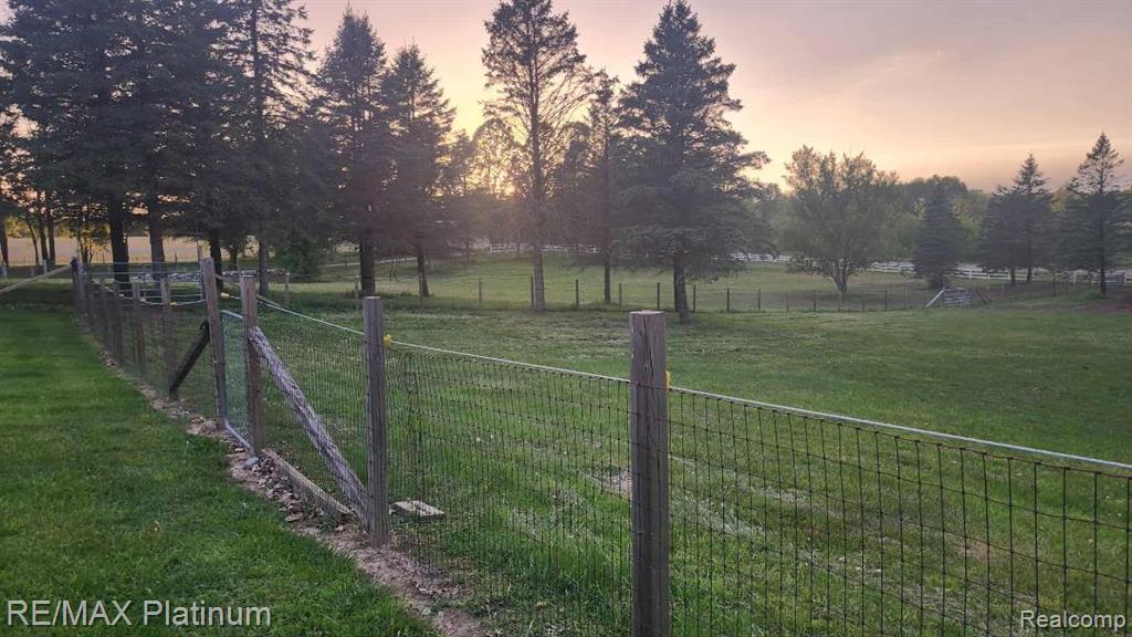 2025 W Rose Center Road, Holly, MI 48442 — Photo 11