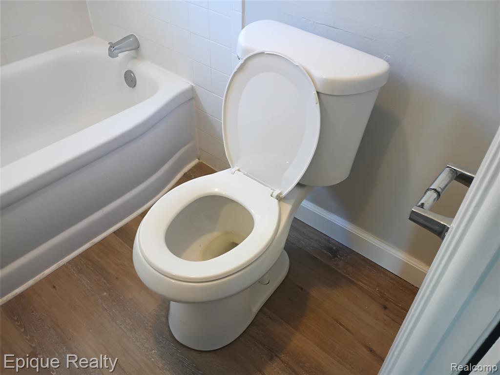 949 Boston Avenue, Waterford, MI 48328 — Photo 11
