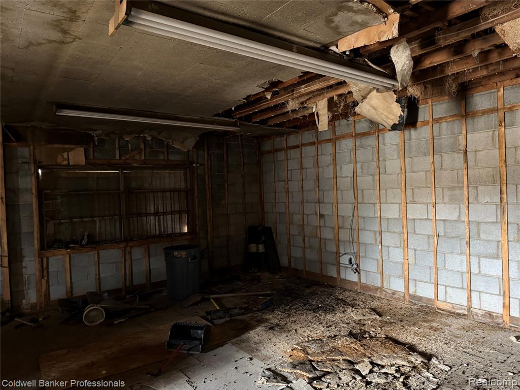15026 Schaefer Highway - Photo 3