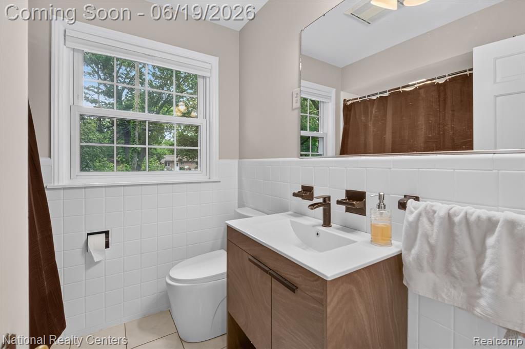 360 Woodland Drive, South Lyon, MI 48178 — Photo 36
