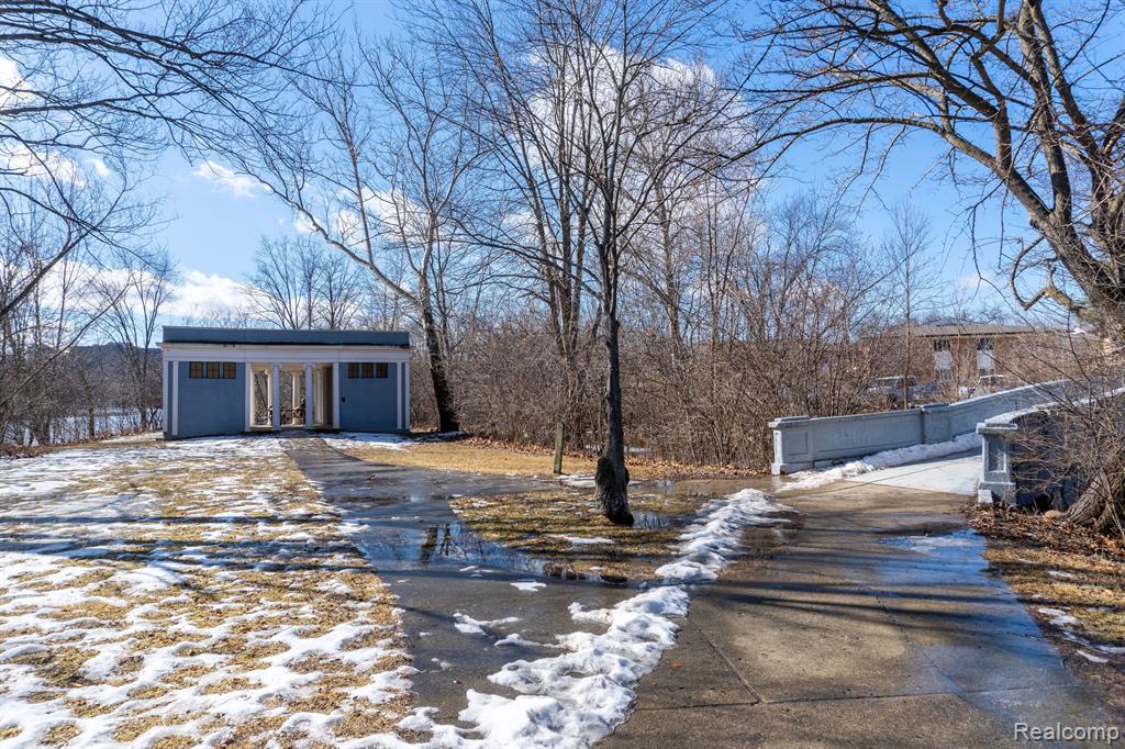 1205 ISLAND Drive, 201, Ann Arbor, MI 48105 — Photo 28