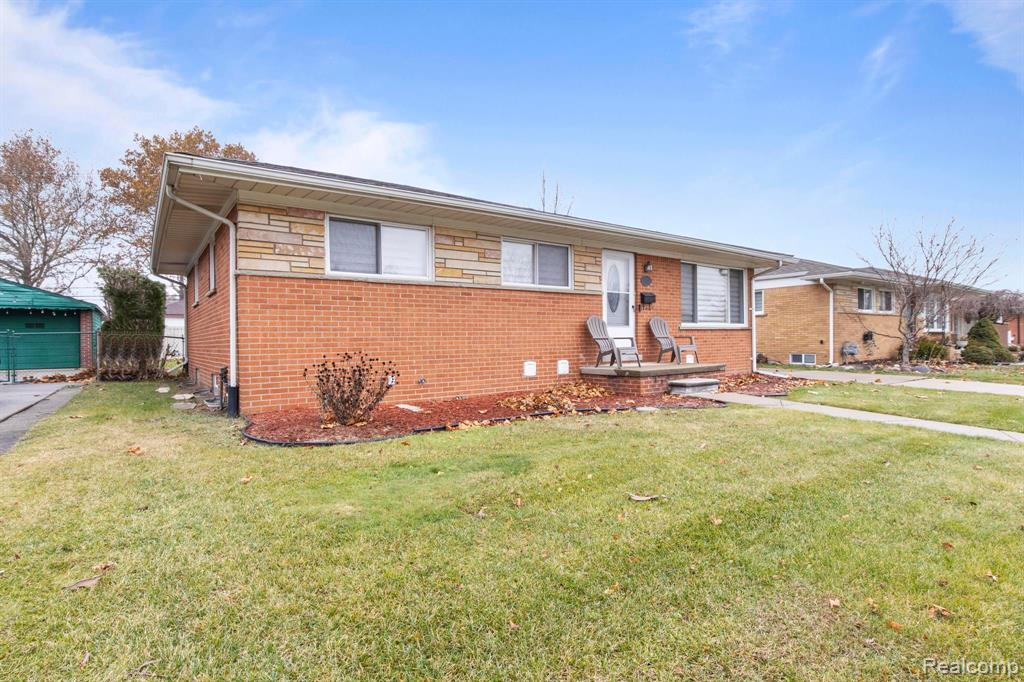 6109 KINLOCH Street, Dearborn Heights, MI 48127 — Photo 11