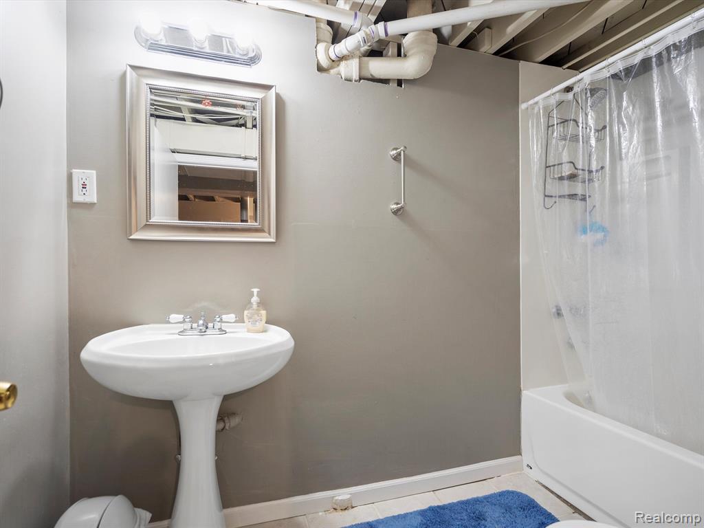 721 HELENE Avenue, Royal Oak, MI 48067 — Photo 18
