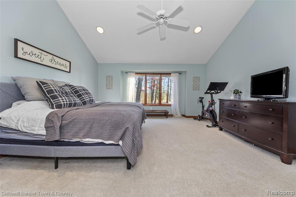 11535 Lancelot Lane, Pinckney, MI 48169 — Photo 47