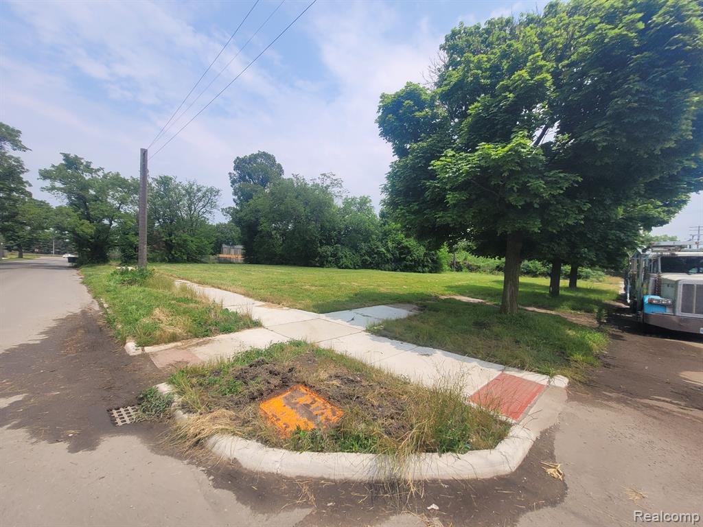 5202 STANTON Street, Detroit, MI 48208 — Photo 8