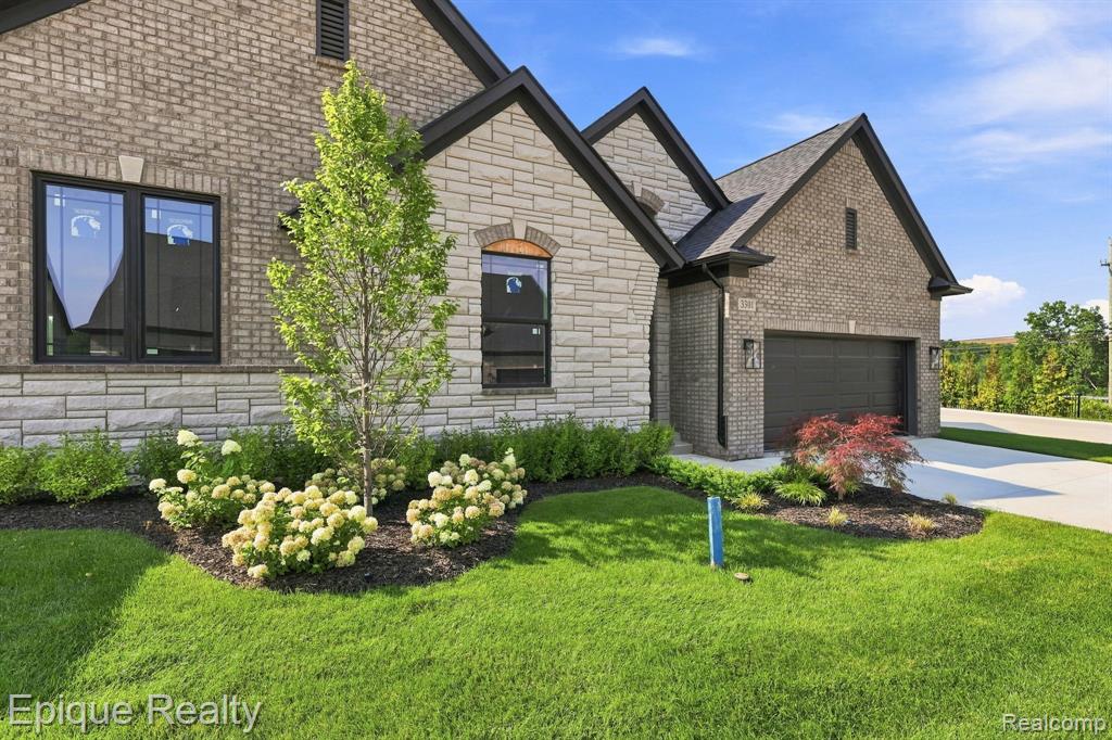 3301 Cornerstone Drive, 73, Lake Orion, MI