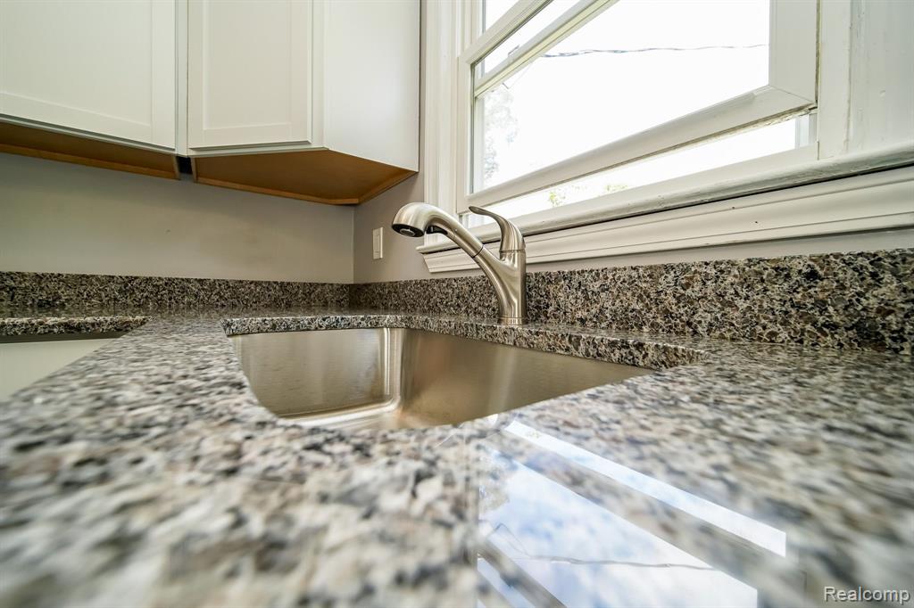 1175 SHARE Avenue, Ypsilanti, MI 48198 — Photo 11