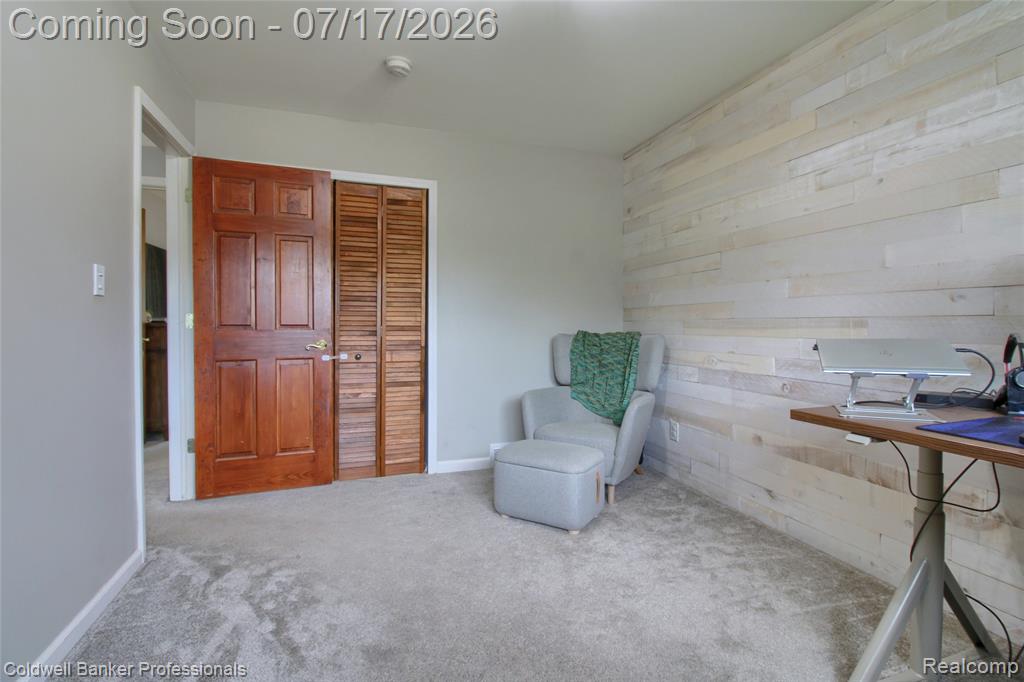 9118 Deering Street, Livonia, MI 48150 — Photo 17