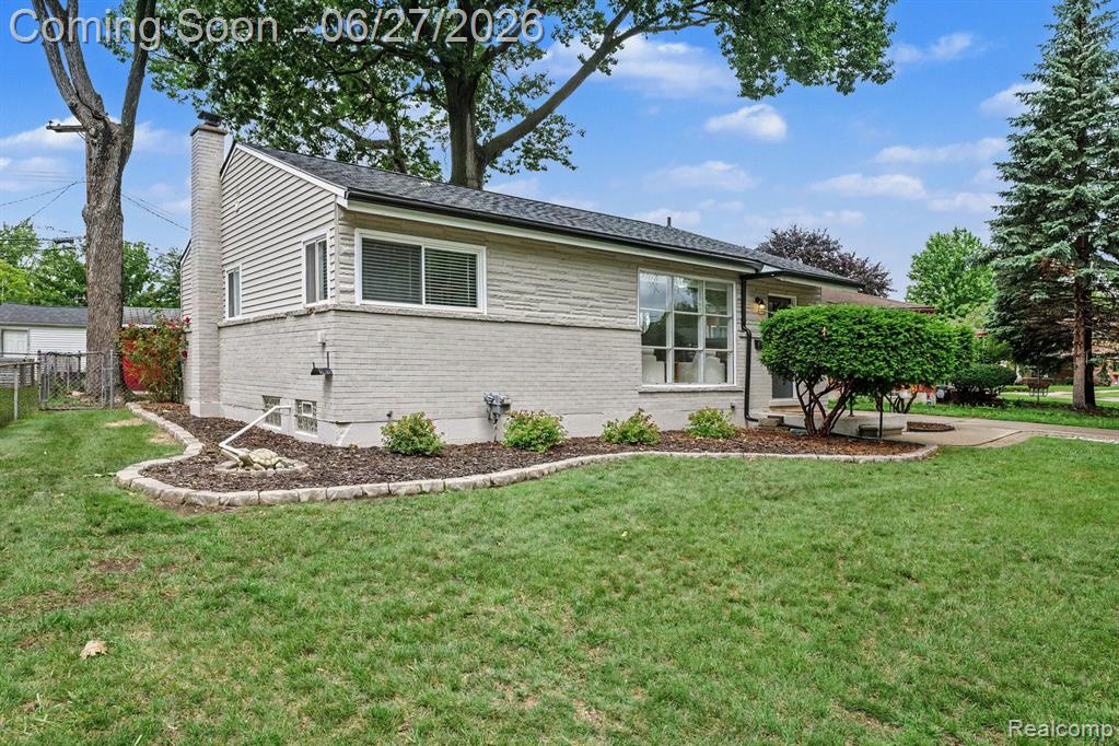 590 Hecht Drive, Madison Heights, MI 48071 — Photo 20