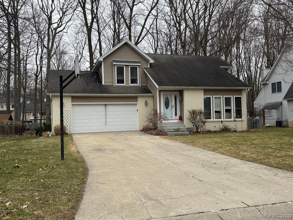 5137 MARK DAVID Drive, Swartz Creek, MI 48473 — front exterior