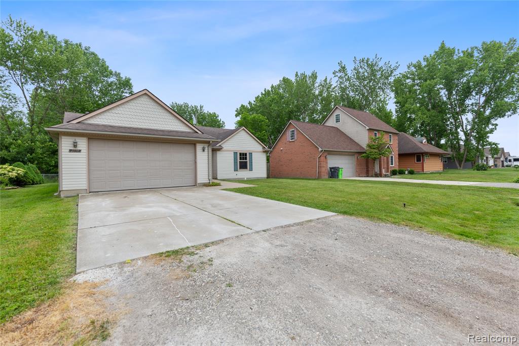 39562 Macomber Street, Harrison Township, MI — Photo 26