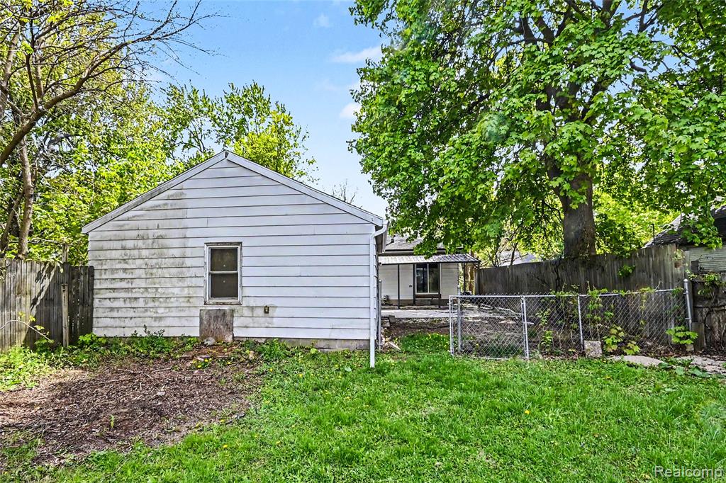 502 Carrier Street, Lansing, MI 48906 — Photo 5